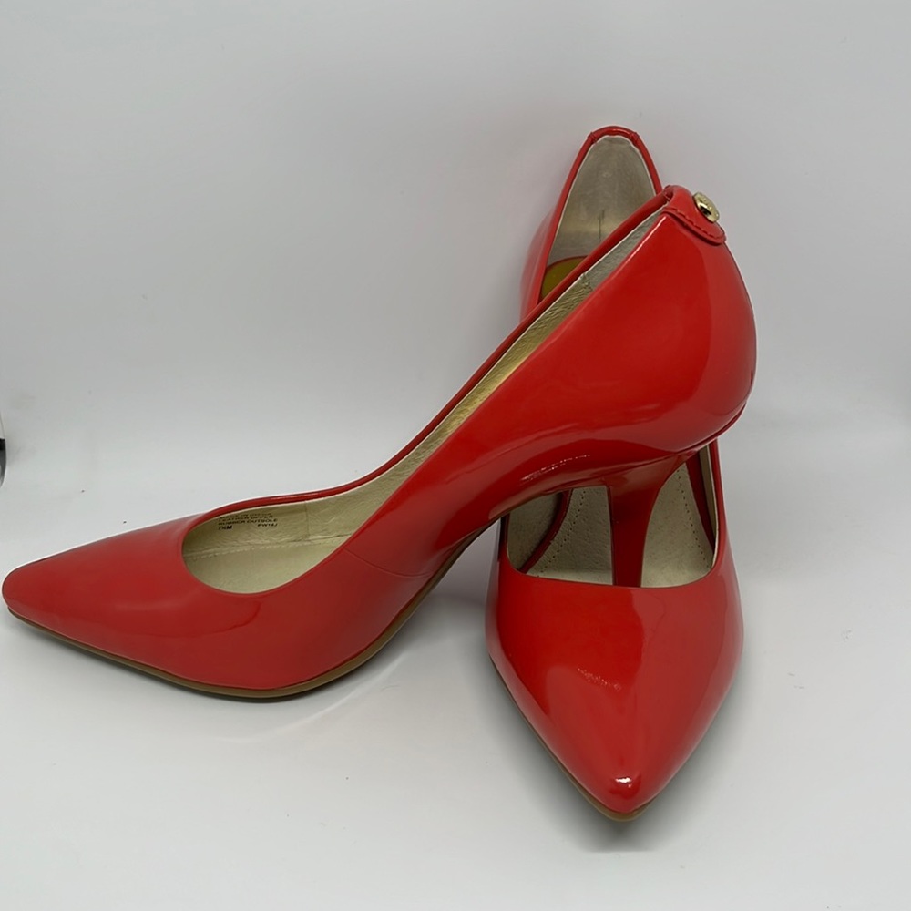 MICHAEL KORS MK FLEX MID PUMP NUDE WOMENS PATENT LEATHER SLIP ON SHOES